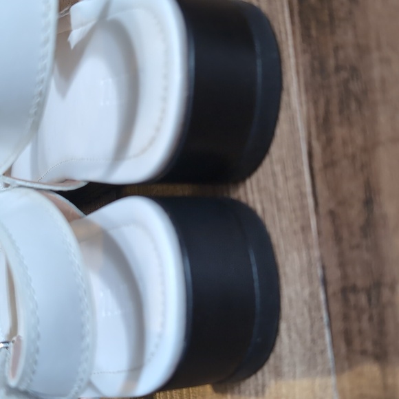 Schutz Ruth Embellished Leather Flatform Slingback Sandals Size 8.0 In White 1.5 - Picture 10 of 12